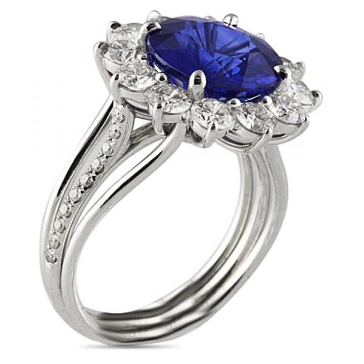 4.32 carat Ceylon Sapphire and Diamond Platinum Engagement Ring