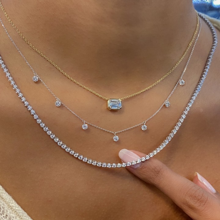 18k White Gold Floating Diamond Necklace